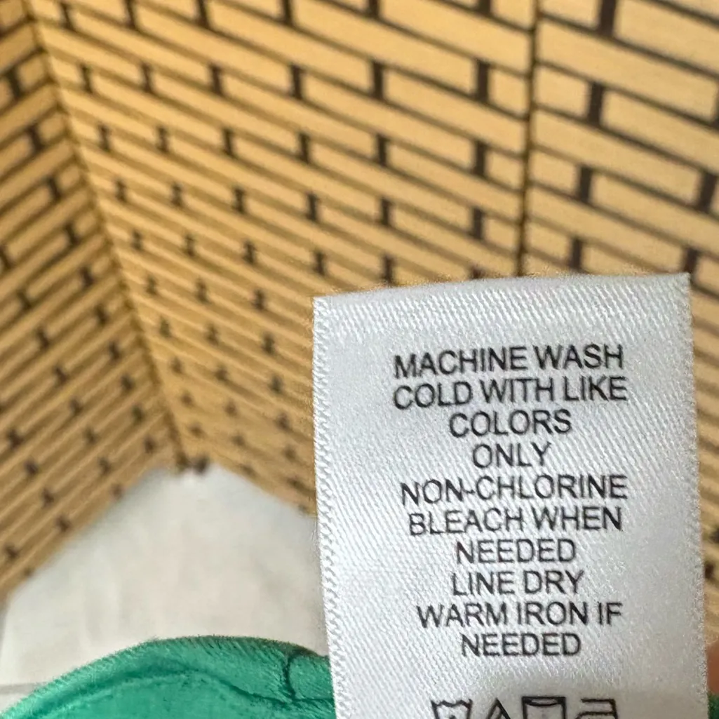 Maurices‎ Green Bengaline Crops Size Small - Image 7