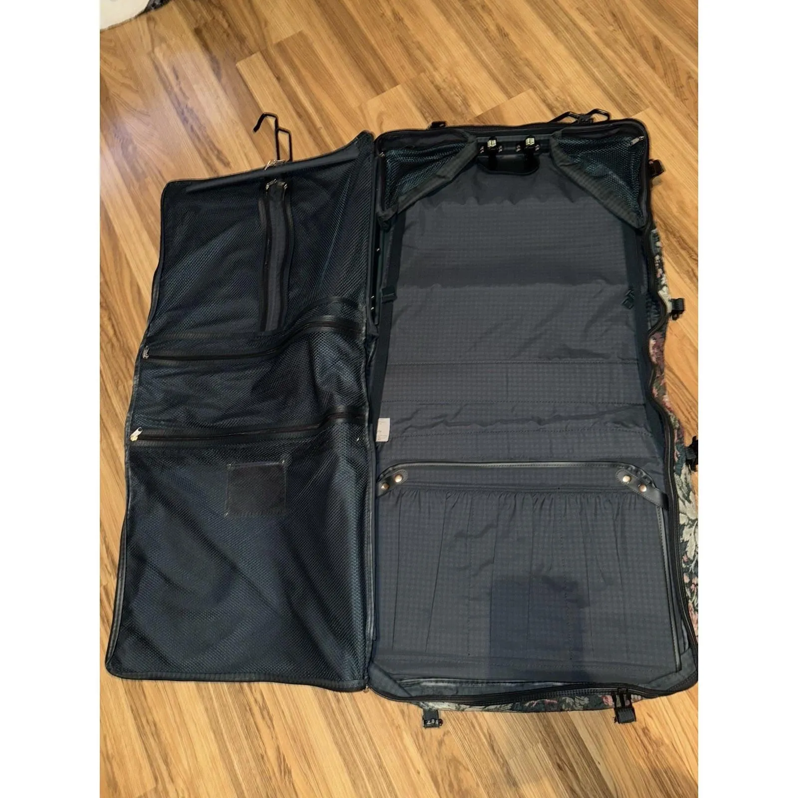 VTG Atlantic Suitcase Tapestry Green Floral Wheeled Rolling Wardrobe Rare USA - Image 14