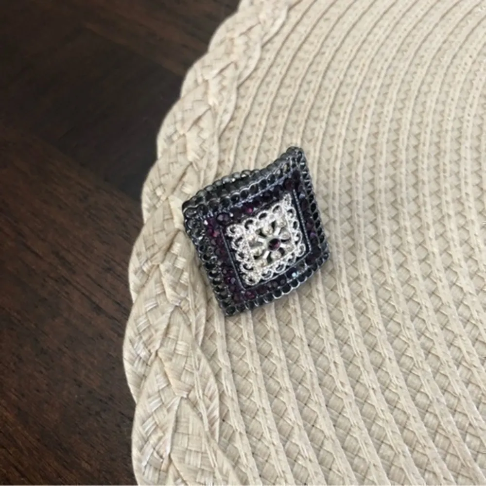 Ring Statement Stretch Gunmetal Grey Square Crystals Ornate Silver Tone - Image 2