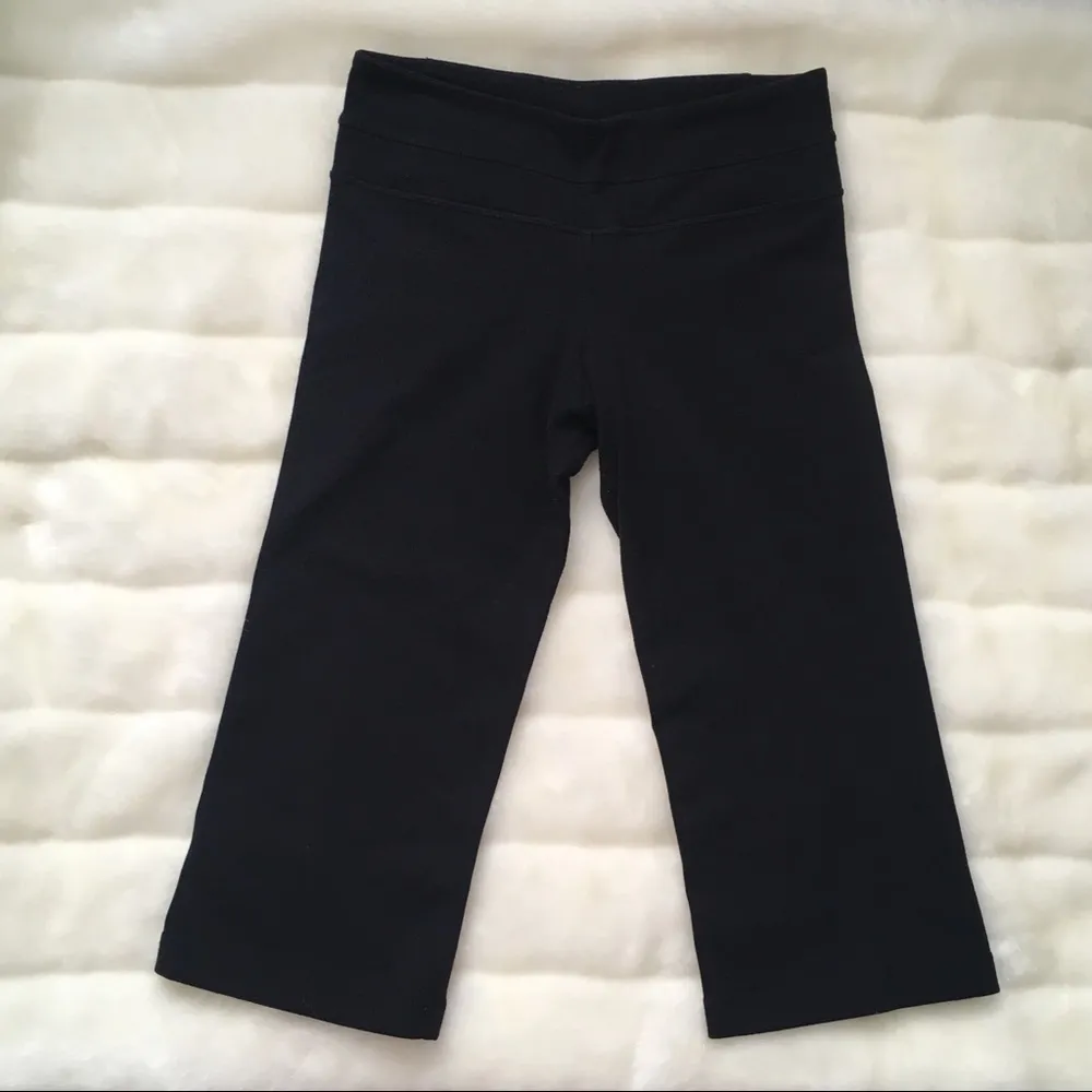 Lululemon Black Groove Crop Pant 4 - Image 3