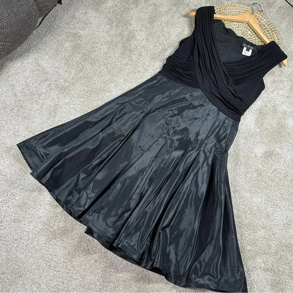 Tadashi Shoji Black Taffeta Fit and Flare Cocktail Formal Evening Dress Size 6 - Image 4