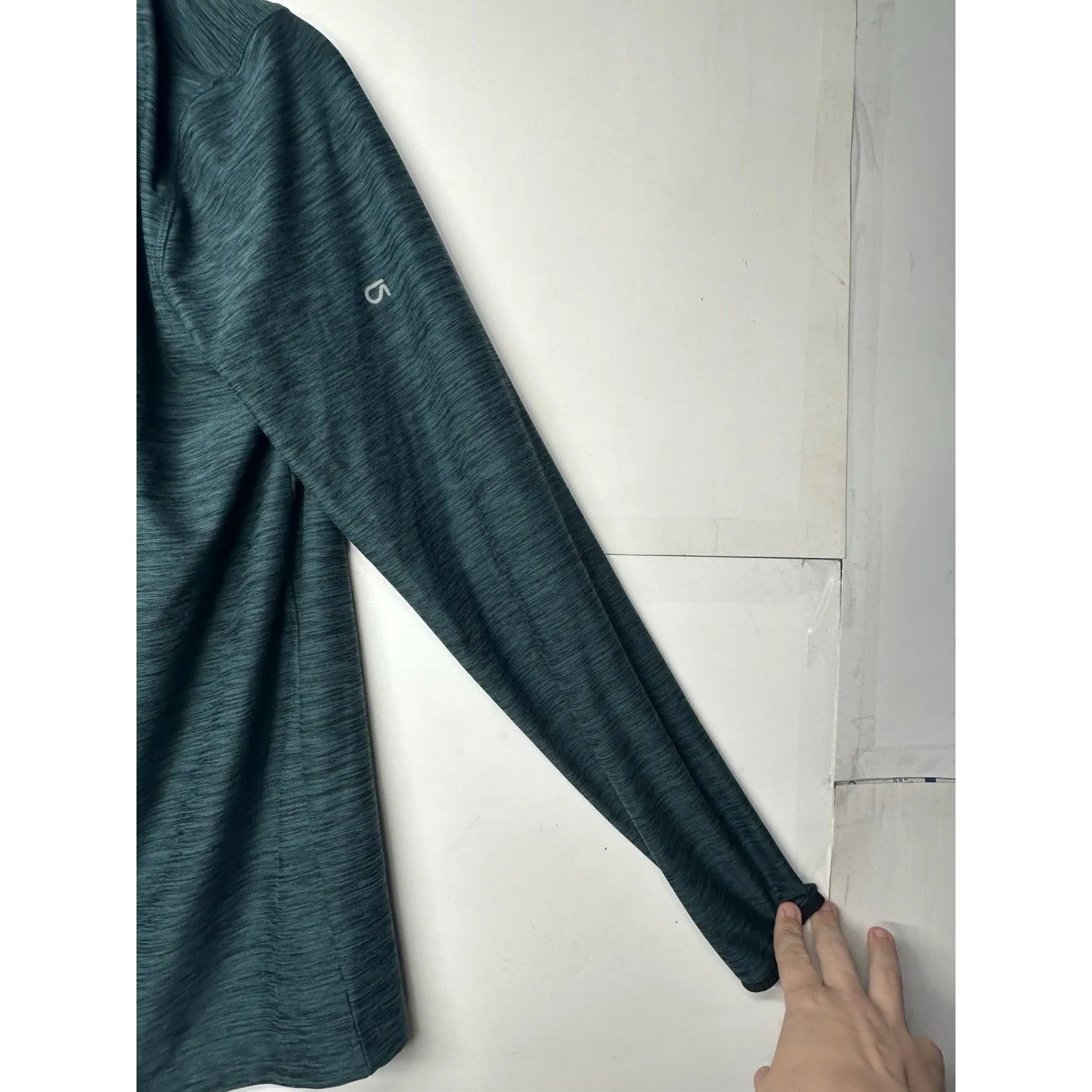 GapFit Women’s Small Green Half Zip Long Sleeve Athletic Pullover Top - Image 4