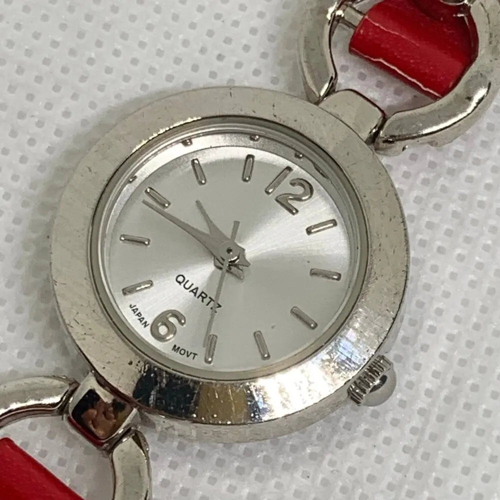 Women quartz analog watch silver red tone 23mm link bracelet size 6.5” running - Image 3