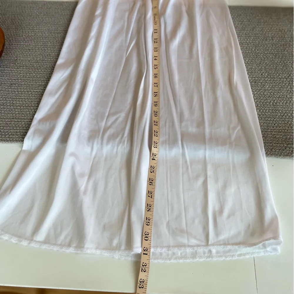 Vintage Vassarette White High Slit Lace Trim Slip Skirt Size Medium - Image 5