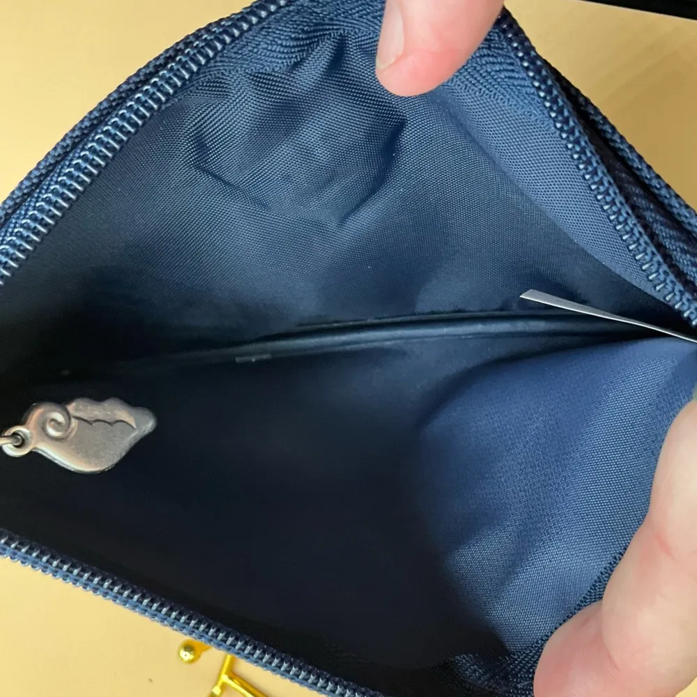 A Rare Vintage French Sanrio 2002 Hello Kitty Angel Wings Zip Bag - Image 3