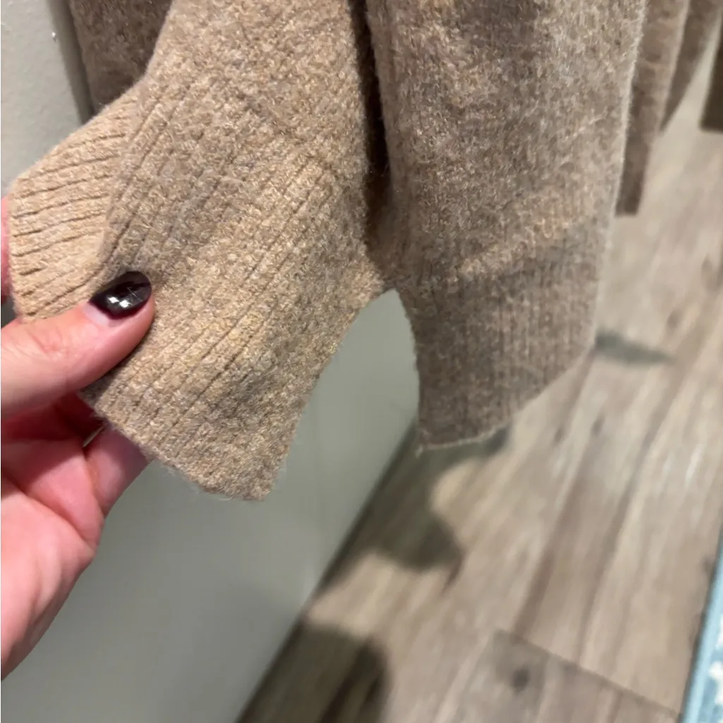 J. Crew Women's Camel Crew Neck Sweater - Image 5