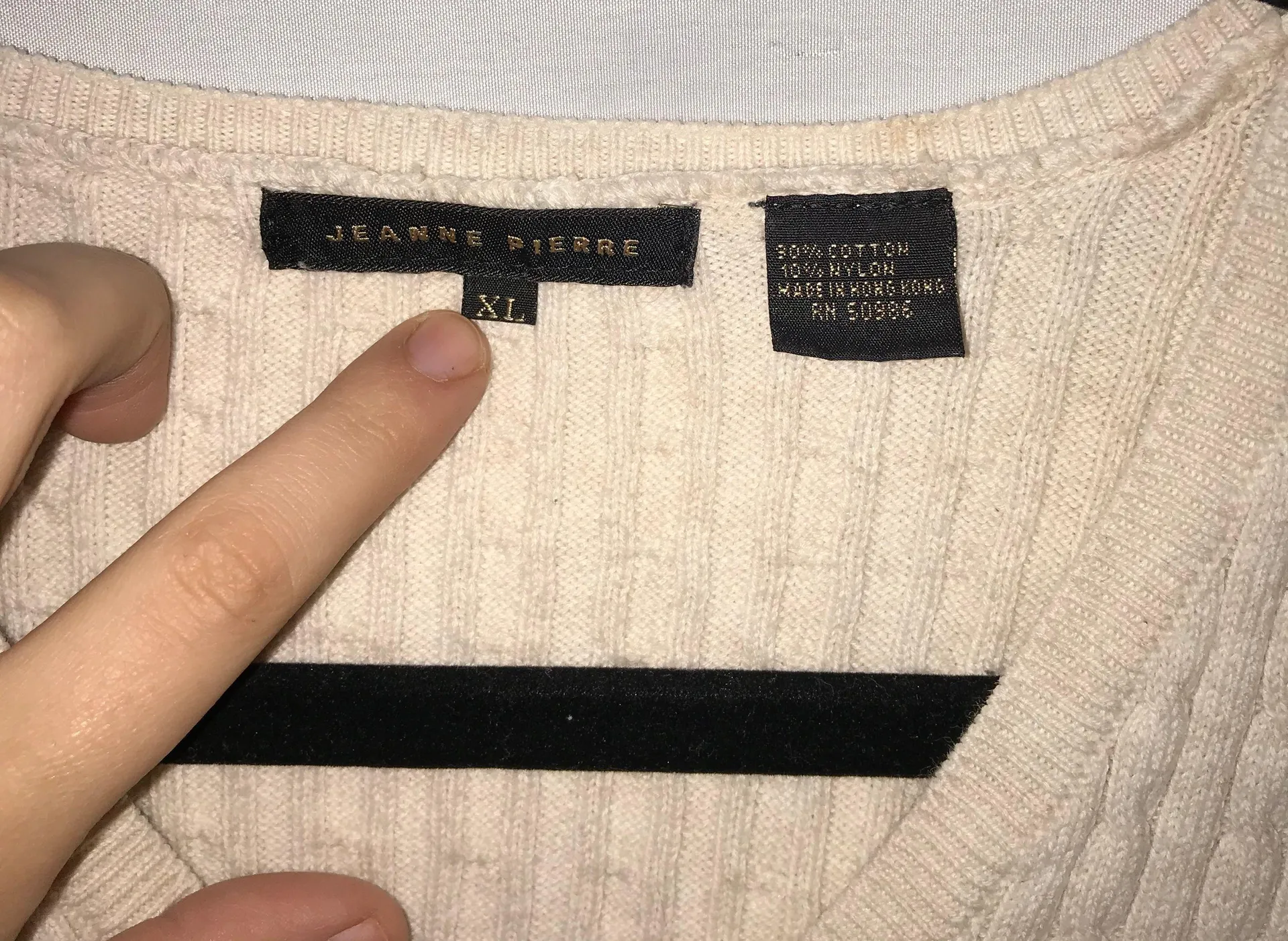 Jeanne pierre Sweater - Image 5