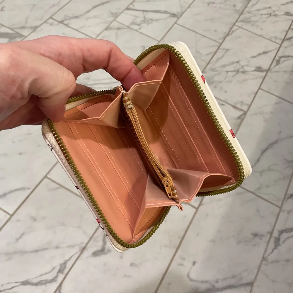 Hello Kitty Strawberry Wallet - Image 5