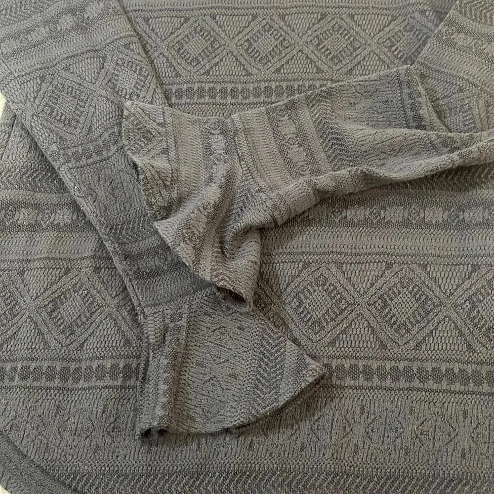 Women’s LOFT navy blue thin bell sleeve sweater small - Image 3