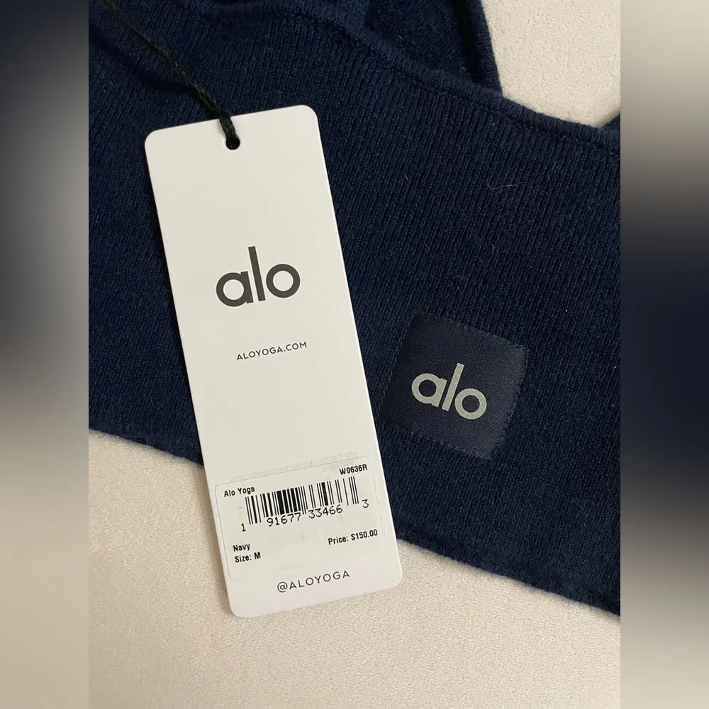 NWT Alo Yoga Cashmere Jet Set Bra Navy Blue Size M Super Soft Deep V Neck - Image 7