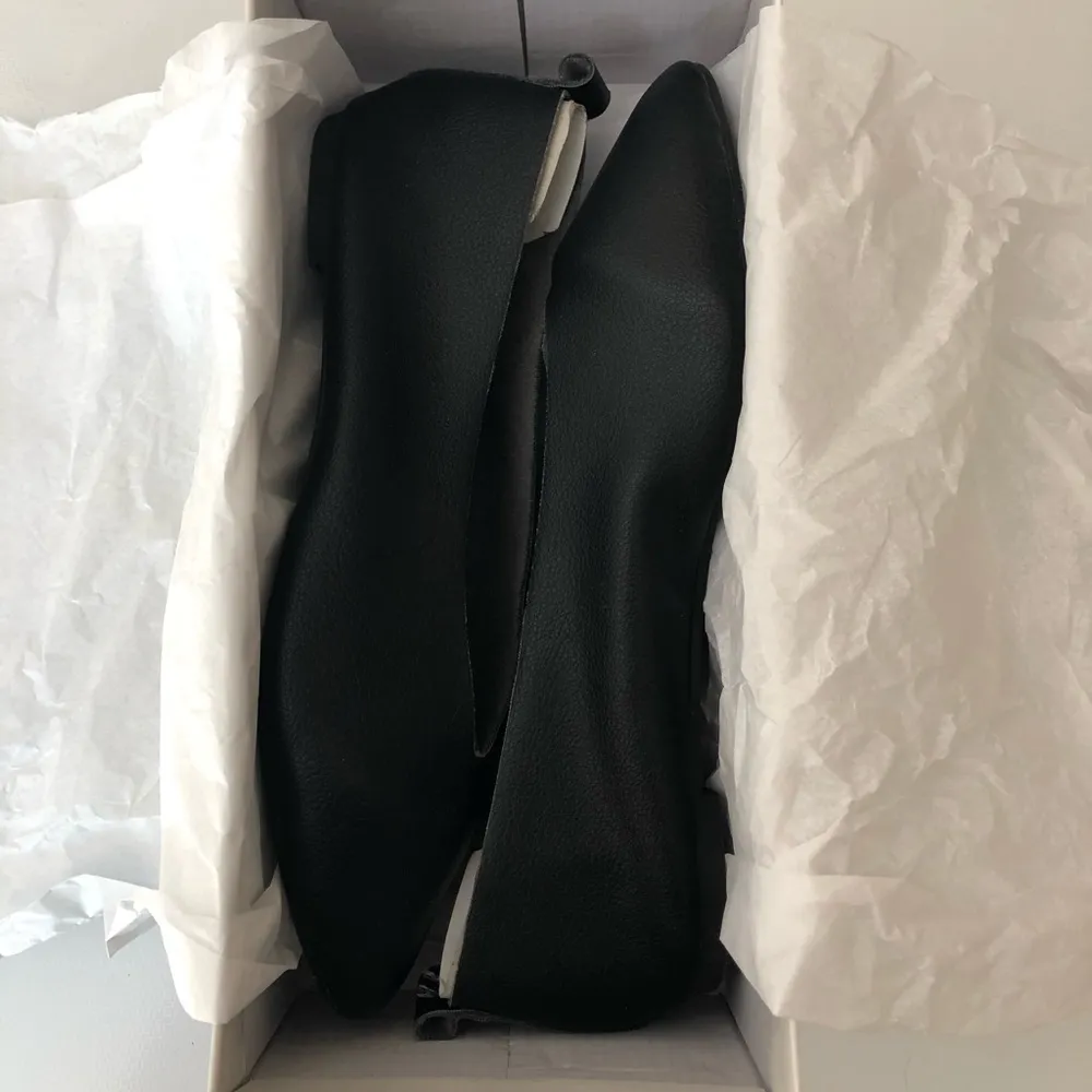 Qupid Yulia Quinnly Pointed Toe Ballerina Flats - Image 12