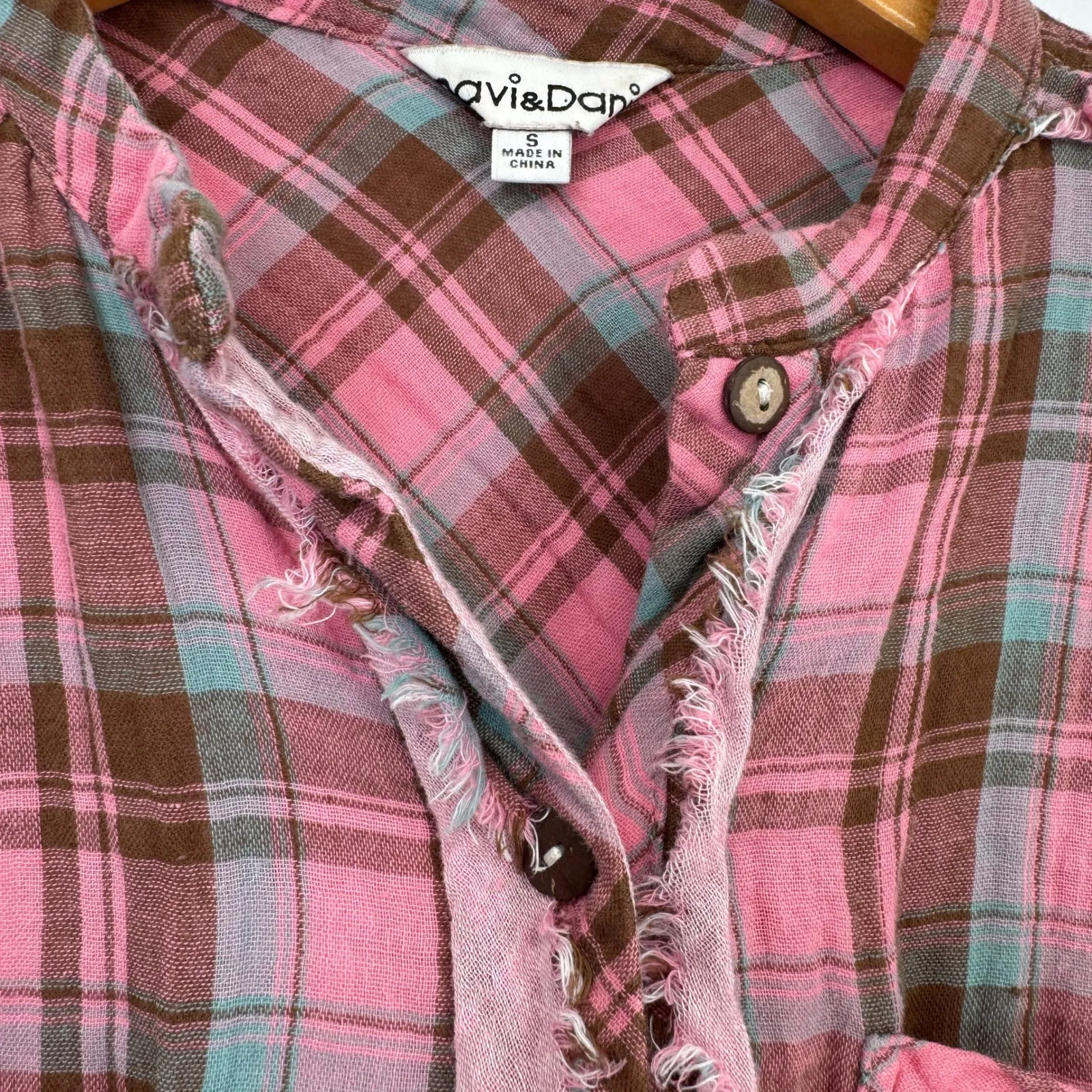 Davi & Dani Plaid Distressed Button Front Flannel Shirt Womens Small Pink Brown - Image 5