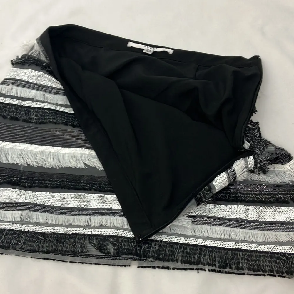 Guess black and white fringe sequence mini skirt woman’s size small - Image 8