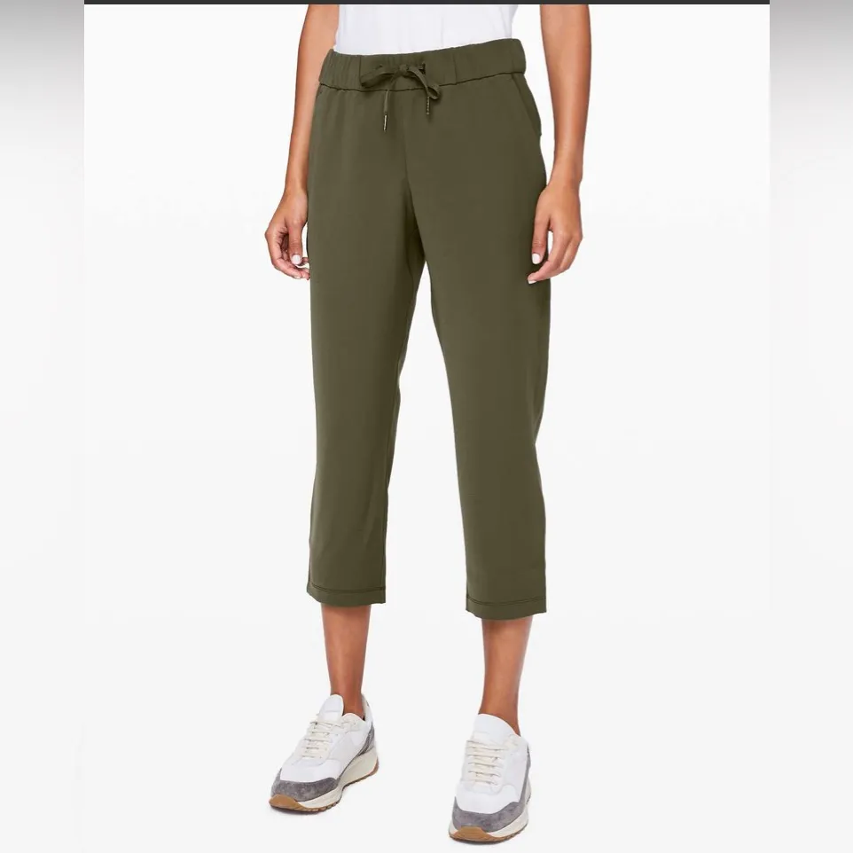 Lululemon On the Fly Crop *Woven 23" size 6 - Image 6