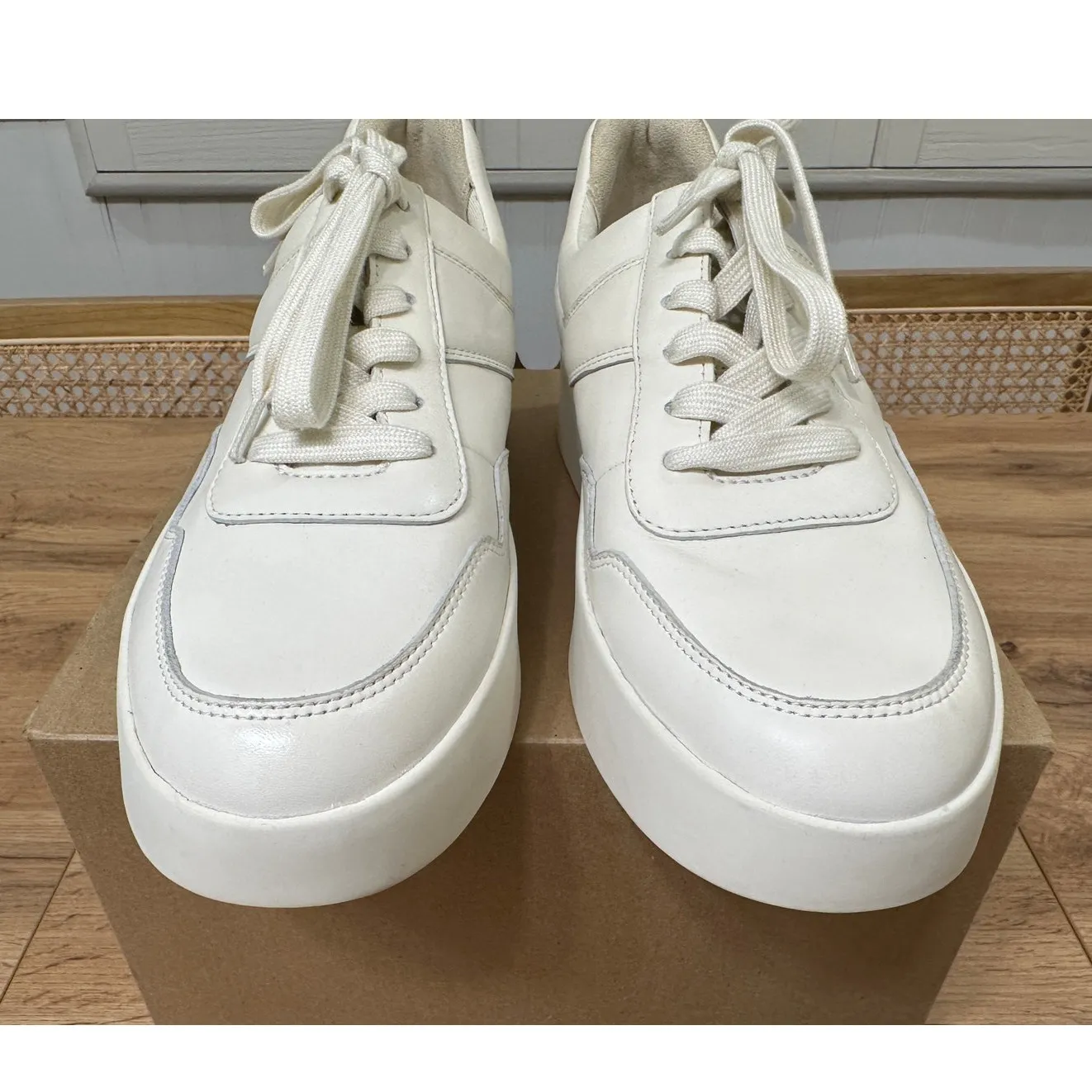 Vince Women's Warren Court Lace Up Low Top Sneakers Milk Leather 9 US 40 EU NWOB - Image 7