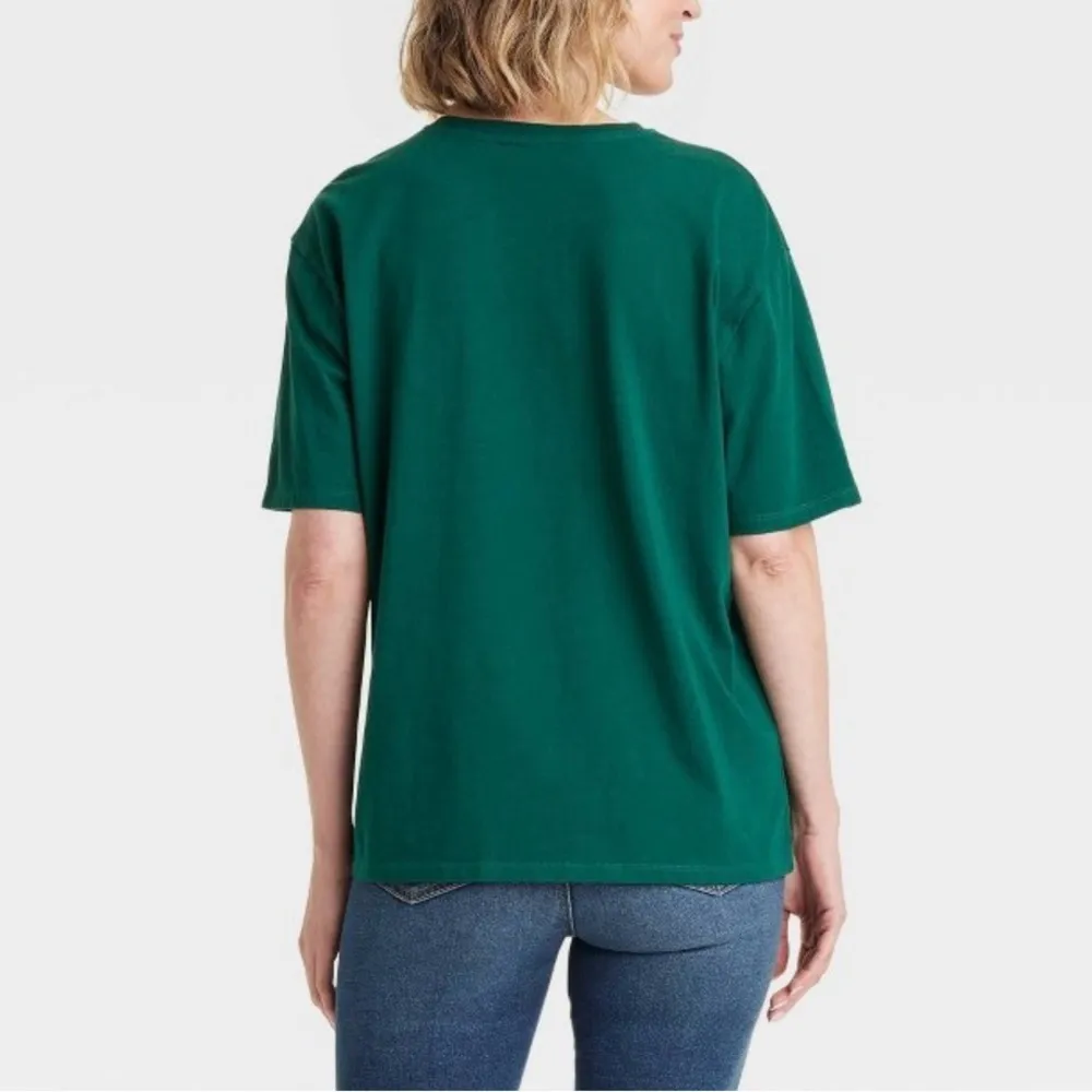Universal Thread Apres Ski Graphic Tee Dark Green NWT - Image 6