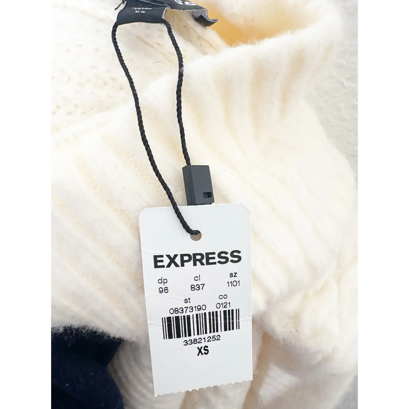 NWT Express Cream Cable Knit Turtleneck Sweater Size XS Oversized Fisherman Chic - Image 6