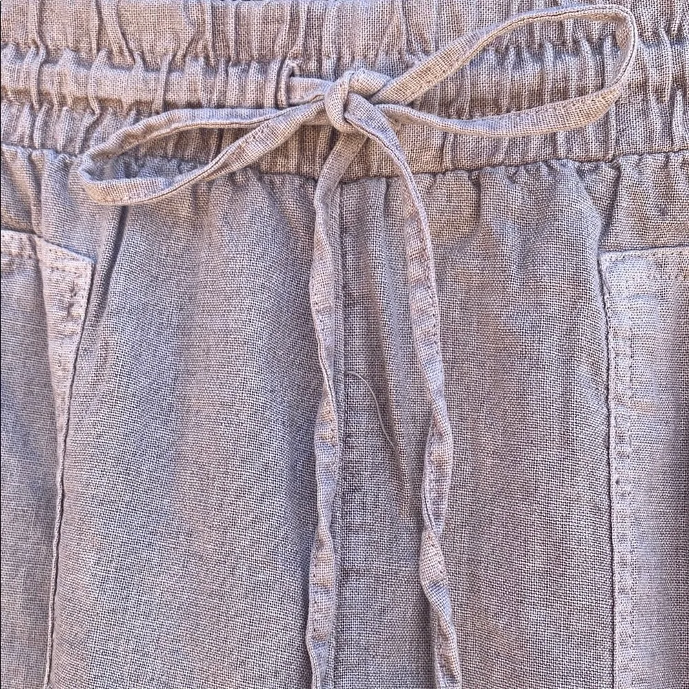 Universal Thread Tan Cargo Shorts with Elastic Waistband - Image 4