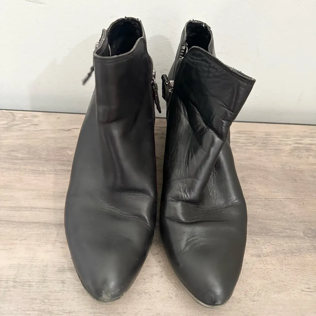 FRYE Boots Womens Size 7.5 M Sacha Rustic Booties Black Leather Ankle Dual Zip - Image 2