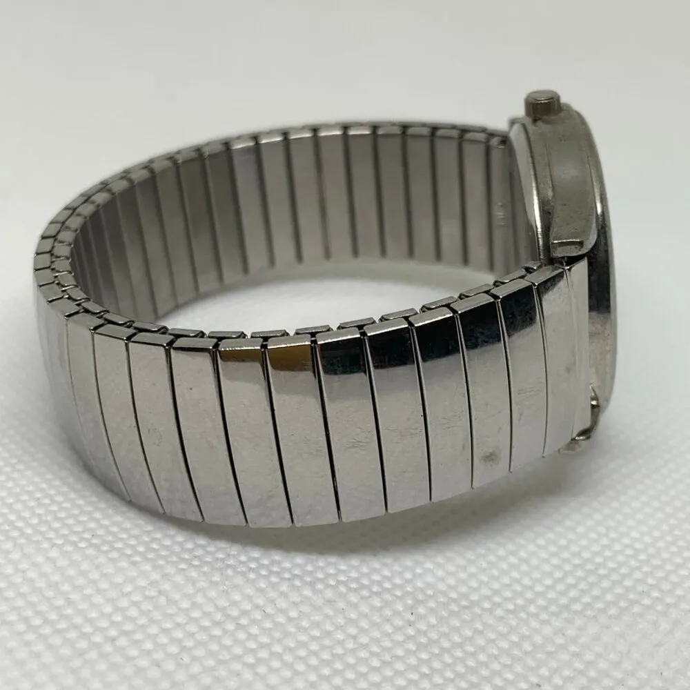 Avalon silver tone quartz analog women watch 33mm Roman size 6.5” running - Image 6