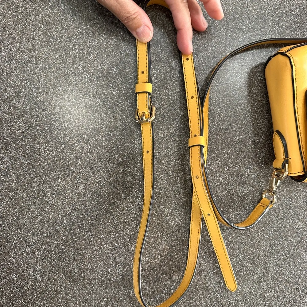 COLE HAAN Kaylee Convertible Crossbody Purse Adjustable Removable Strap - Image 5