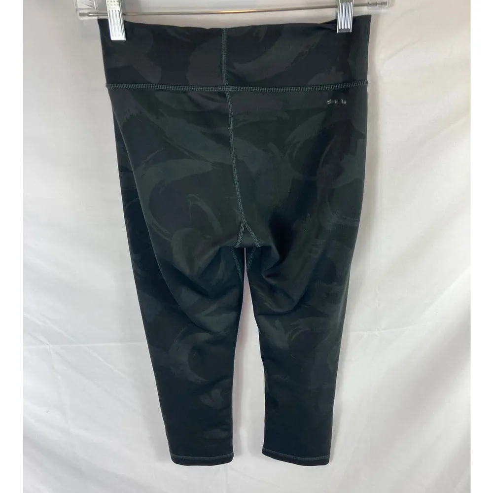 Adidas Patterned Crop Leggings Size Small - Image 6