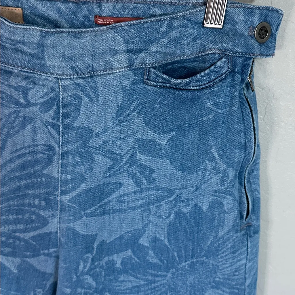 Anthropologie Pilcro The Skipper Side-Zip Cropped Floral Jeans - Image 9