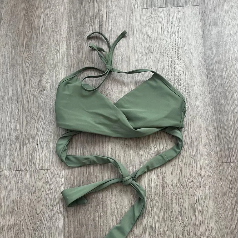 Aerie Green Halter wrap tie bikini top size small - Image 2