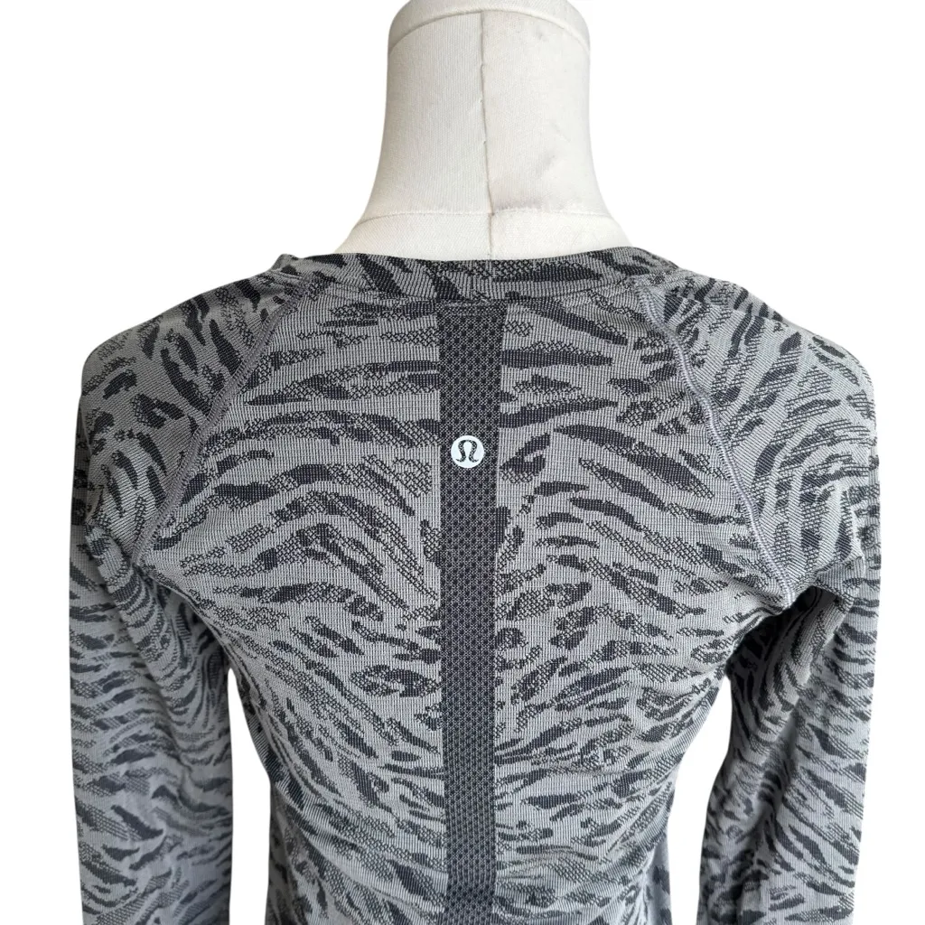 Lululemon - Swiftly Tech Long Sleeve Shirt 2.0 Race Length Animal Print Sz 6 - Image 6