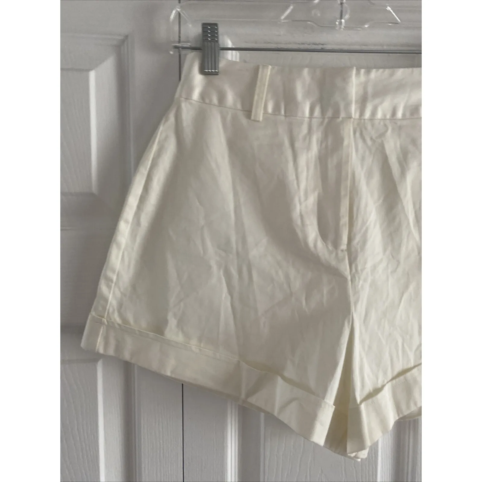 Danielle Bernstein Women's 2 Ivory Shorts NEW Summer Vacation - Image 2