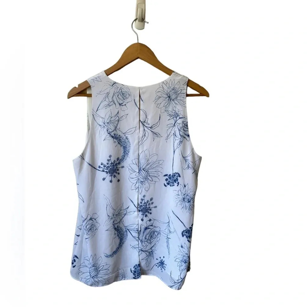 Aritzia Babaton Maddox Blouse Flowly V Neck Sleeveless Size M Hand drawn Print - Image 2