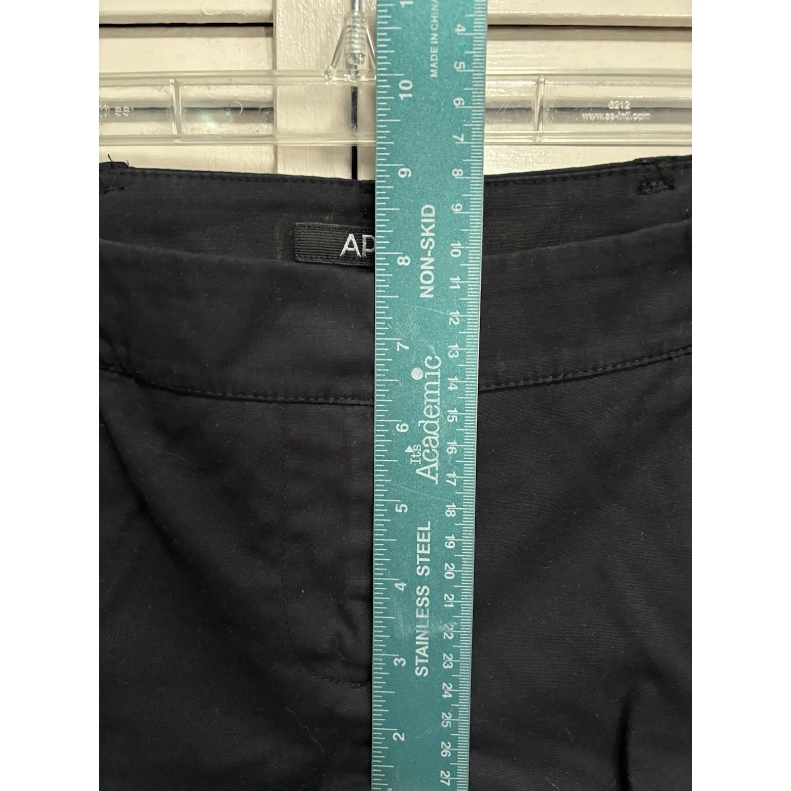 Apt‎ 9 Black Capris Pants Size 4 Low Rise Summer Casual Zip Classic - Image 2