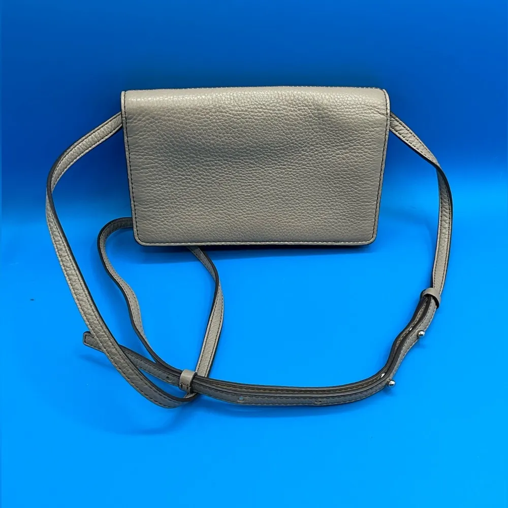 Very Beautiful Beige Empire Leather Marc Jacobs Crossbody Wallet Handbag - Image 3