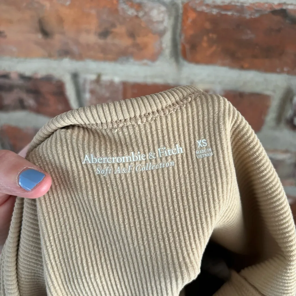 Abercrombie Tan Ribbed Henley Sleeveless Bodysuit, XS - Image 3