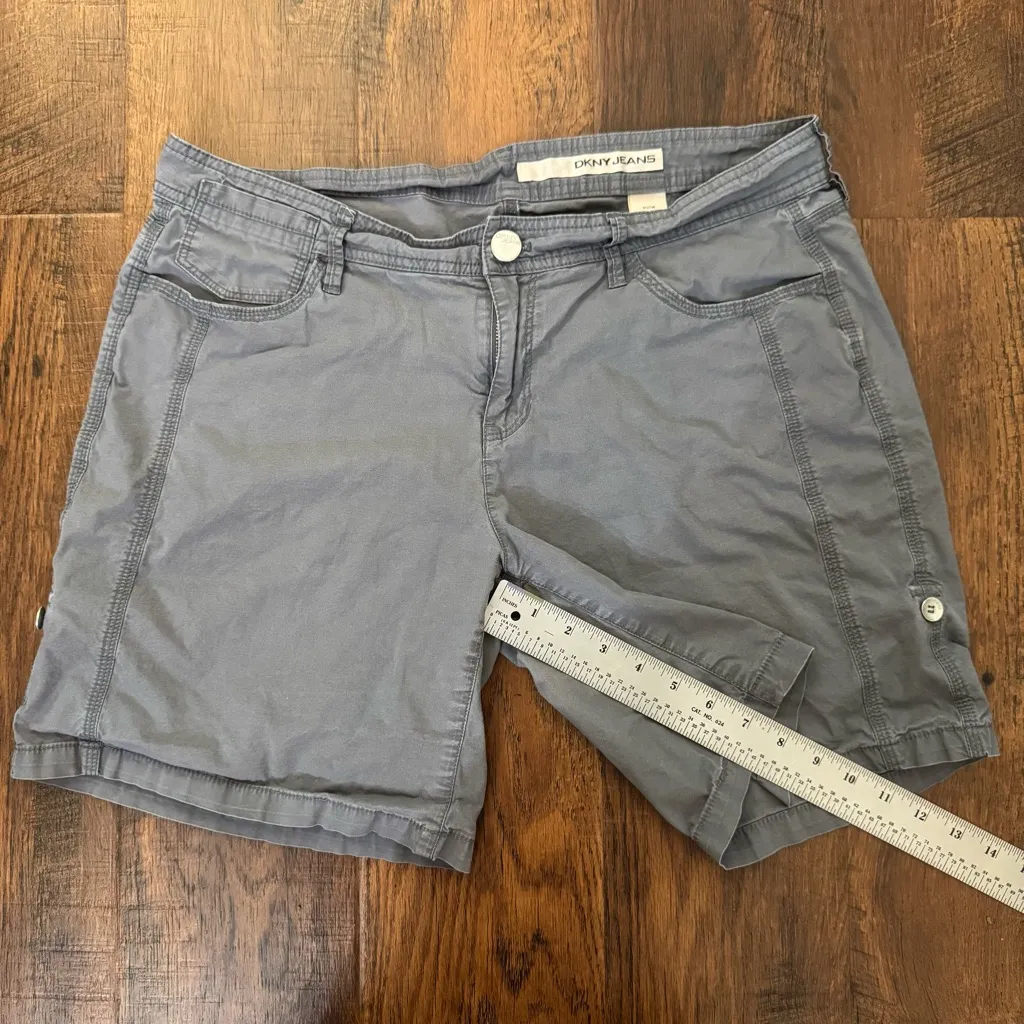 DKNY JEANS light grey (with blueish cast) versatile shorts, size 12 - Image 7