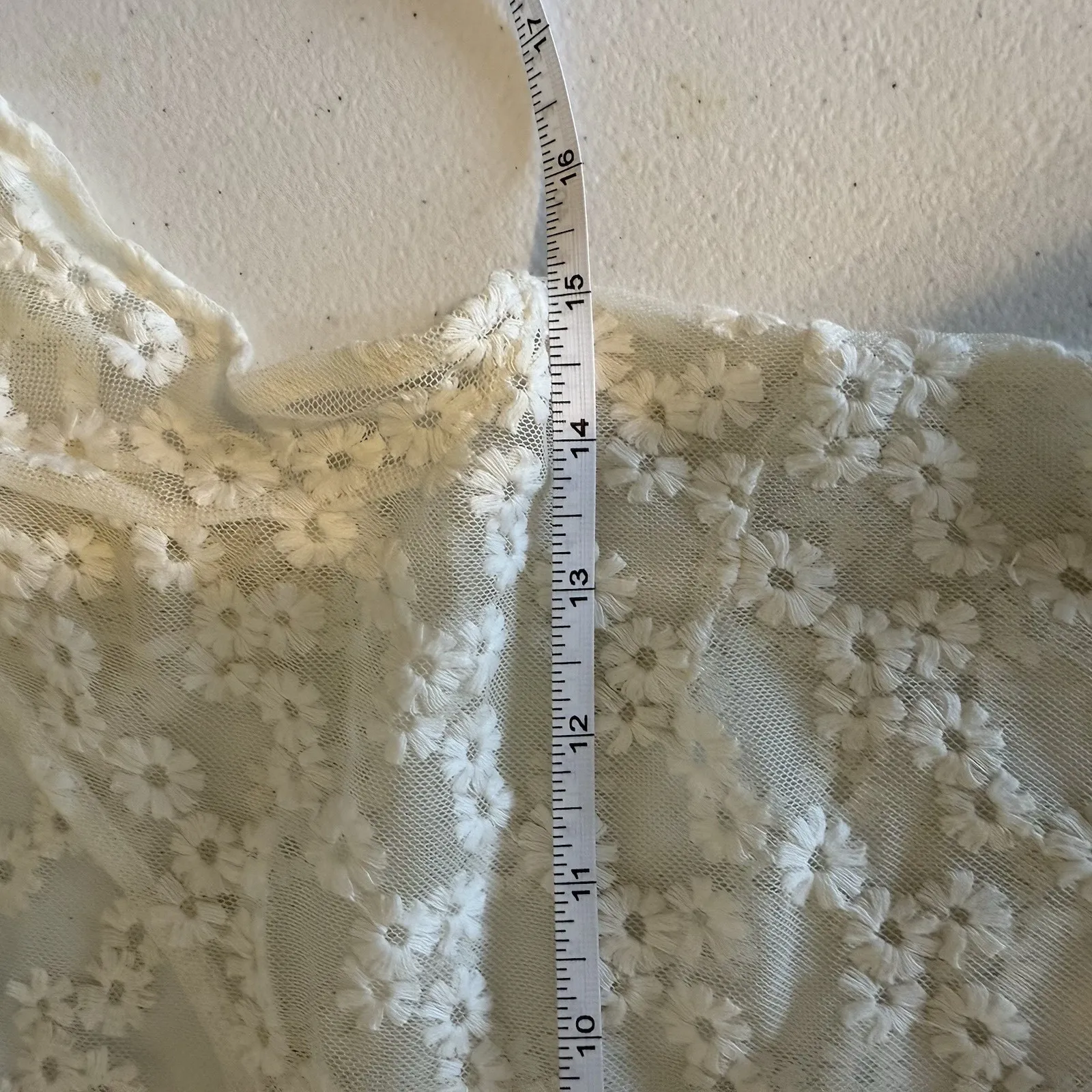 American Eagle Outfitters Women's‎ Lace Peplum Top small Ivory Floral Sheer Blou - Image 8