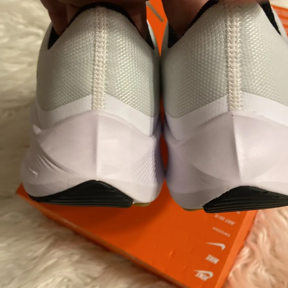 Nike Women’s Zoom Zwingli 8 PRM size 11 brand new with box - Image 5