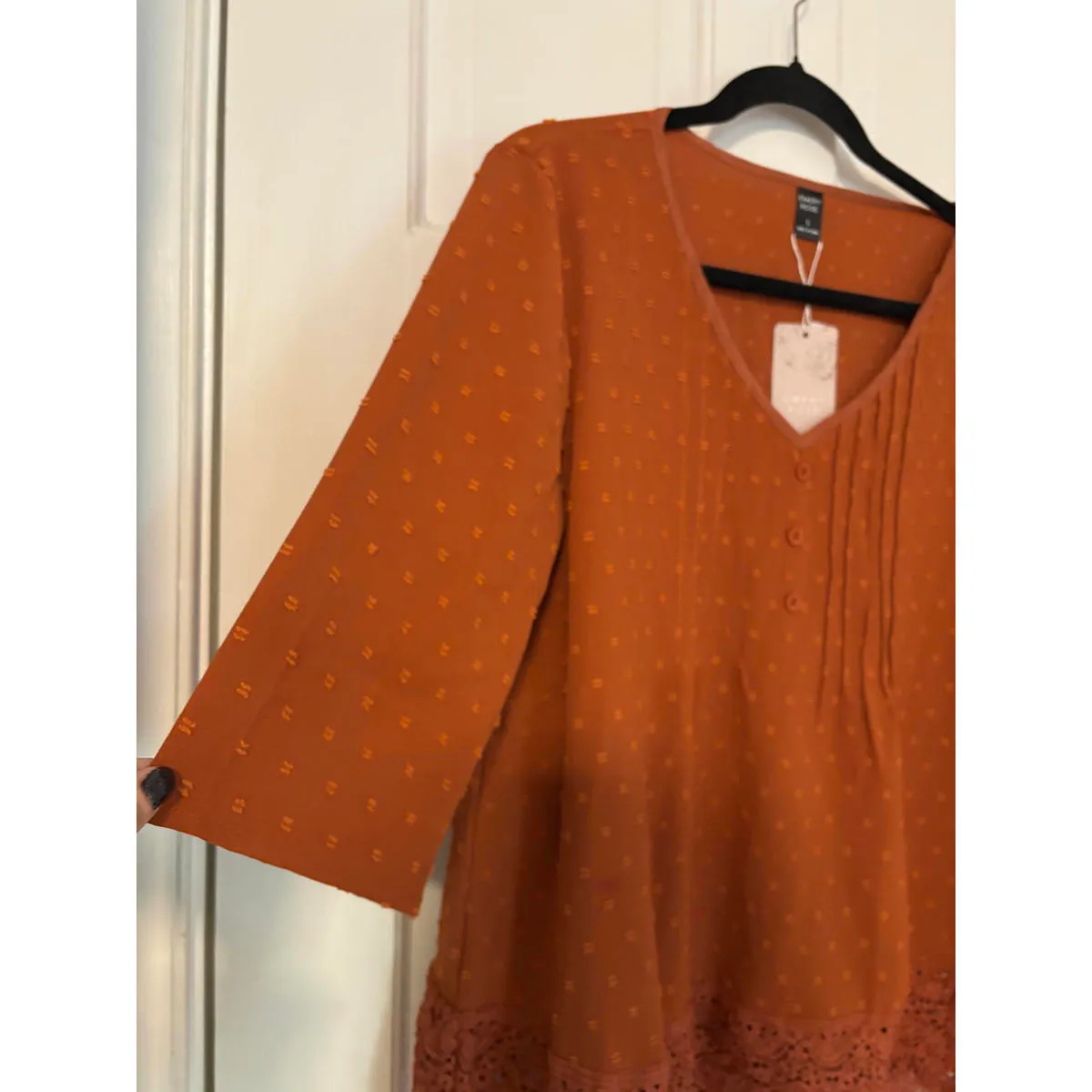 NWT Emery Rose Women's Rust Orange Top with Lace Hem Size M - Image 4