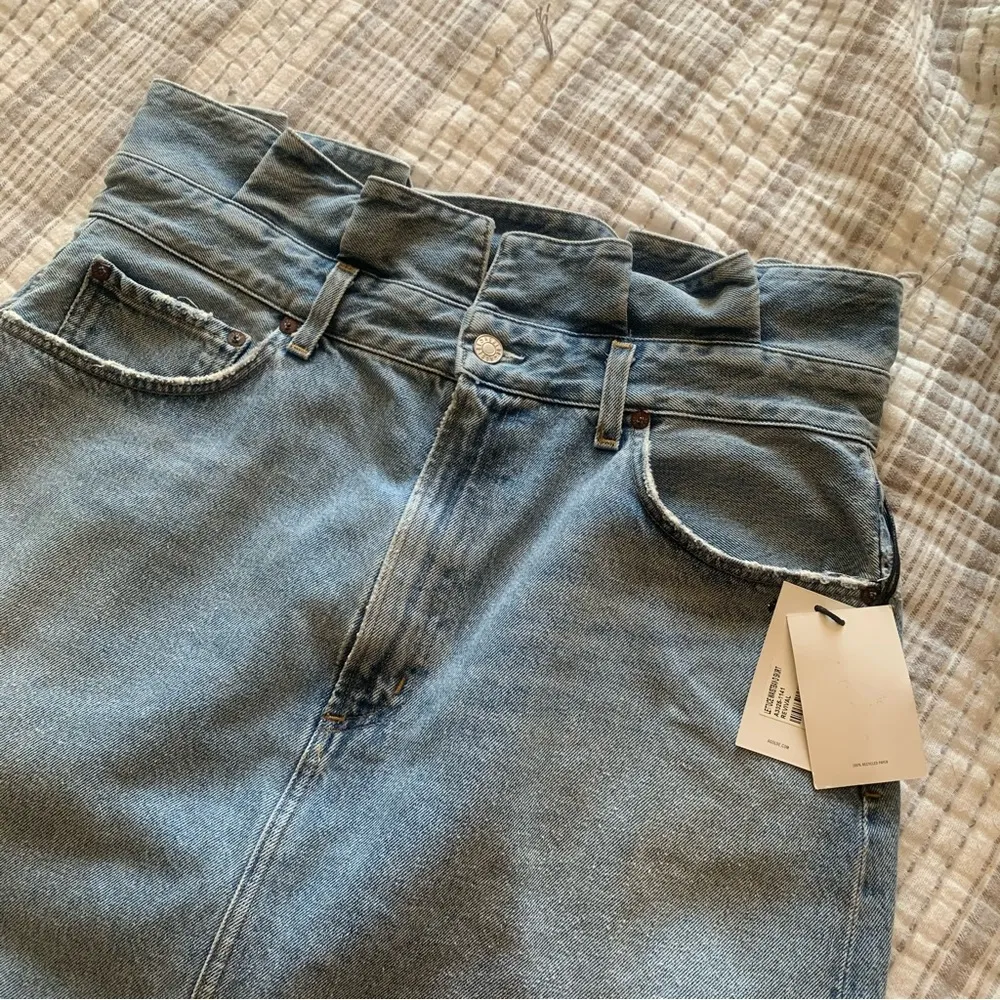 Agolde lettuce waistband skirt in revival - Image 2