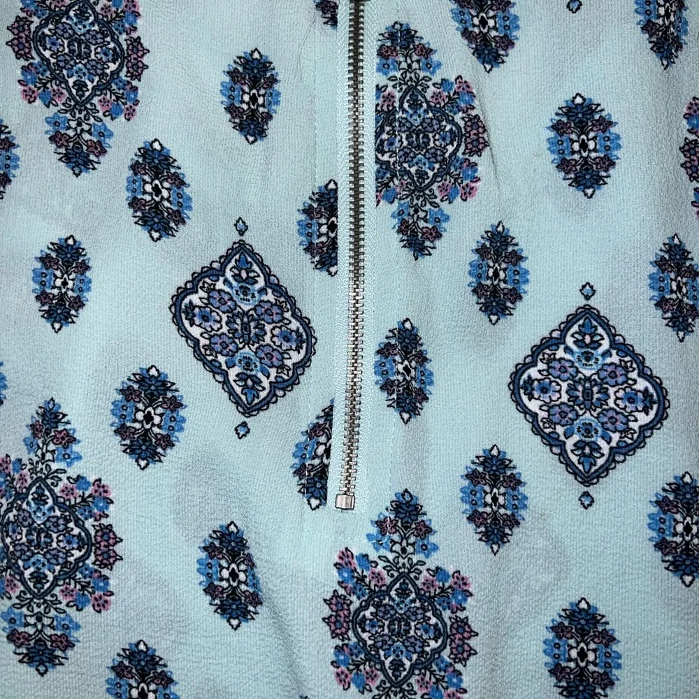 Pink Republic size large turquoise geometric print pullover top. - Image 4