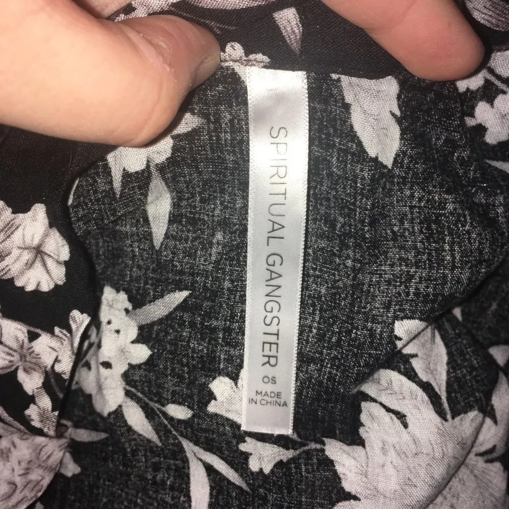 Spiritual Ganster black and white floral lightweight kimono - Image 4