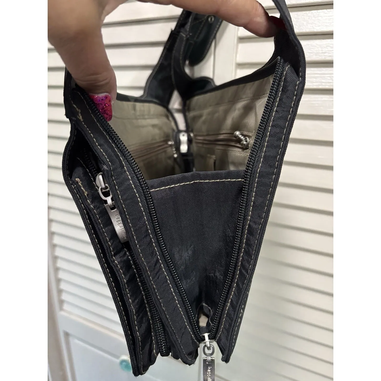 Baggallini Crossbody Black Nylon Travel Bag‎ Multi Pockets Zippers Logo Adj - Image 12