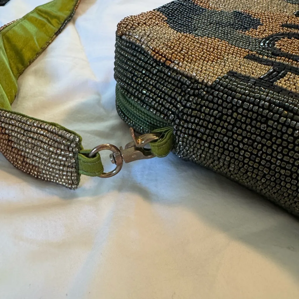 Camo Beaded 'Howdy' Crossbody Bag Green - Image 3