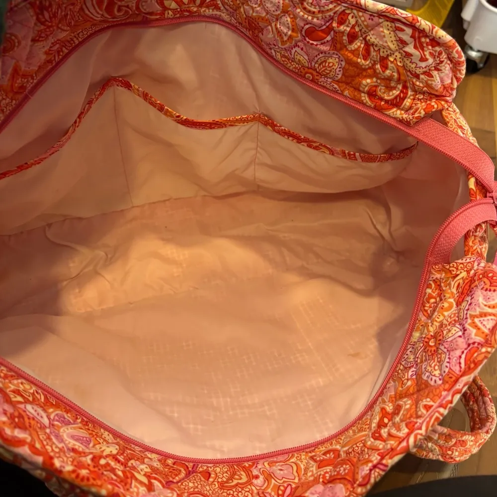 Vera Bradley Pink and Orange Paisley Diaper Bag and matching wristlet, EUC - Image 3