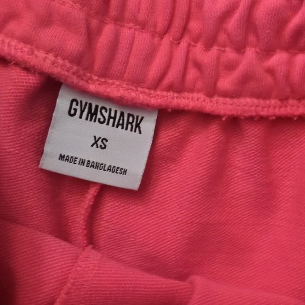 Gymshark Bright Fuschia Pink Fraction Sweat Shorts Size XS - Image 4