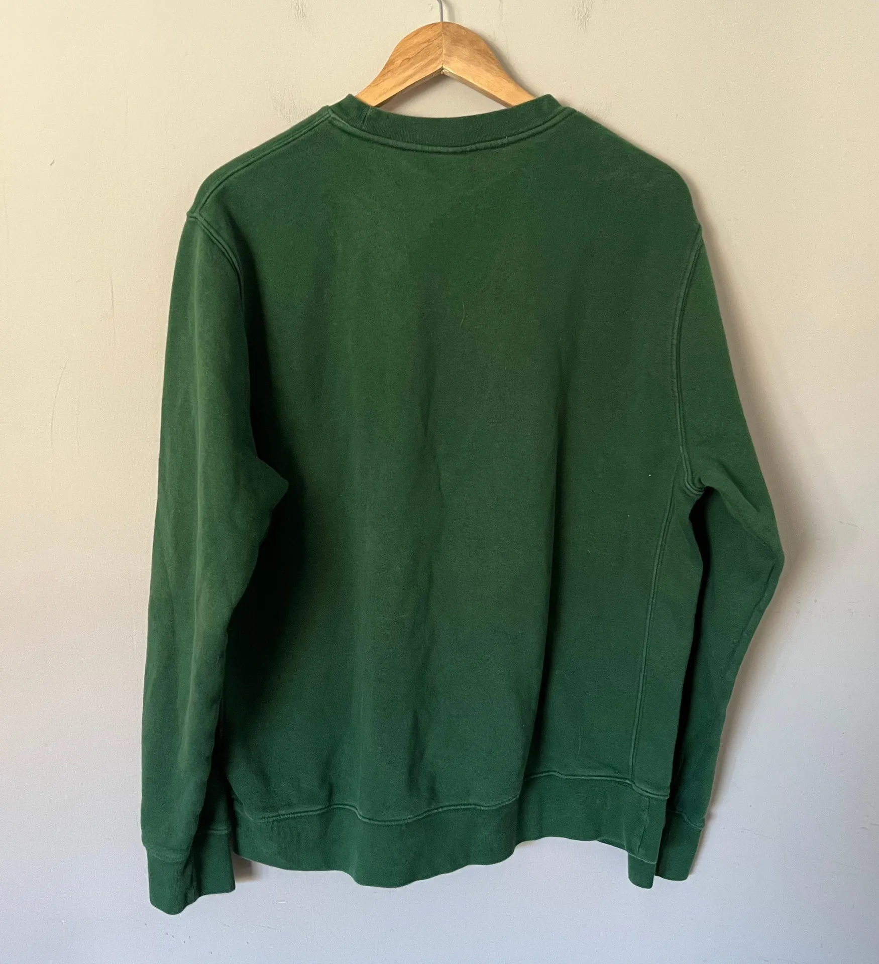 green pullover sweatshirt - Image 5