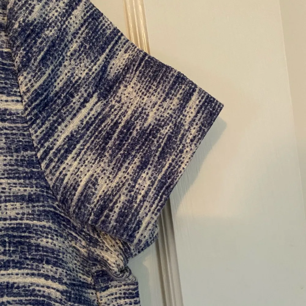 Ann Taylor Women's Patterened Short Sleeve Dress Size 2P Blue & White - Image 3