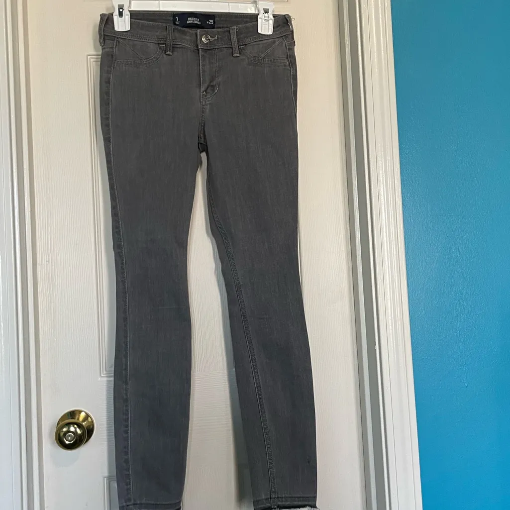 Hollister Never Worn  Gray Jean Legging - Image 2