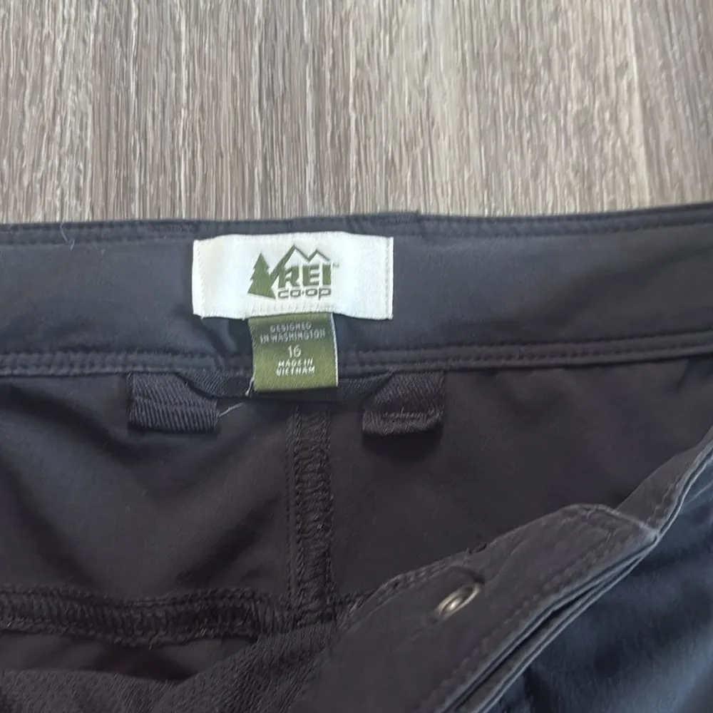 REI CoOp Black Cargo Pants 16 with Durable Fabric Adjustable lightweight - Image 4