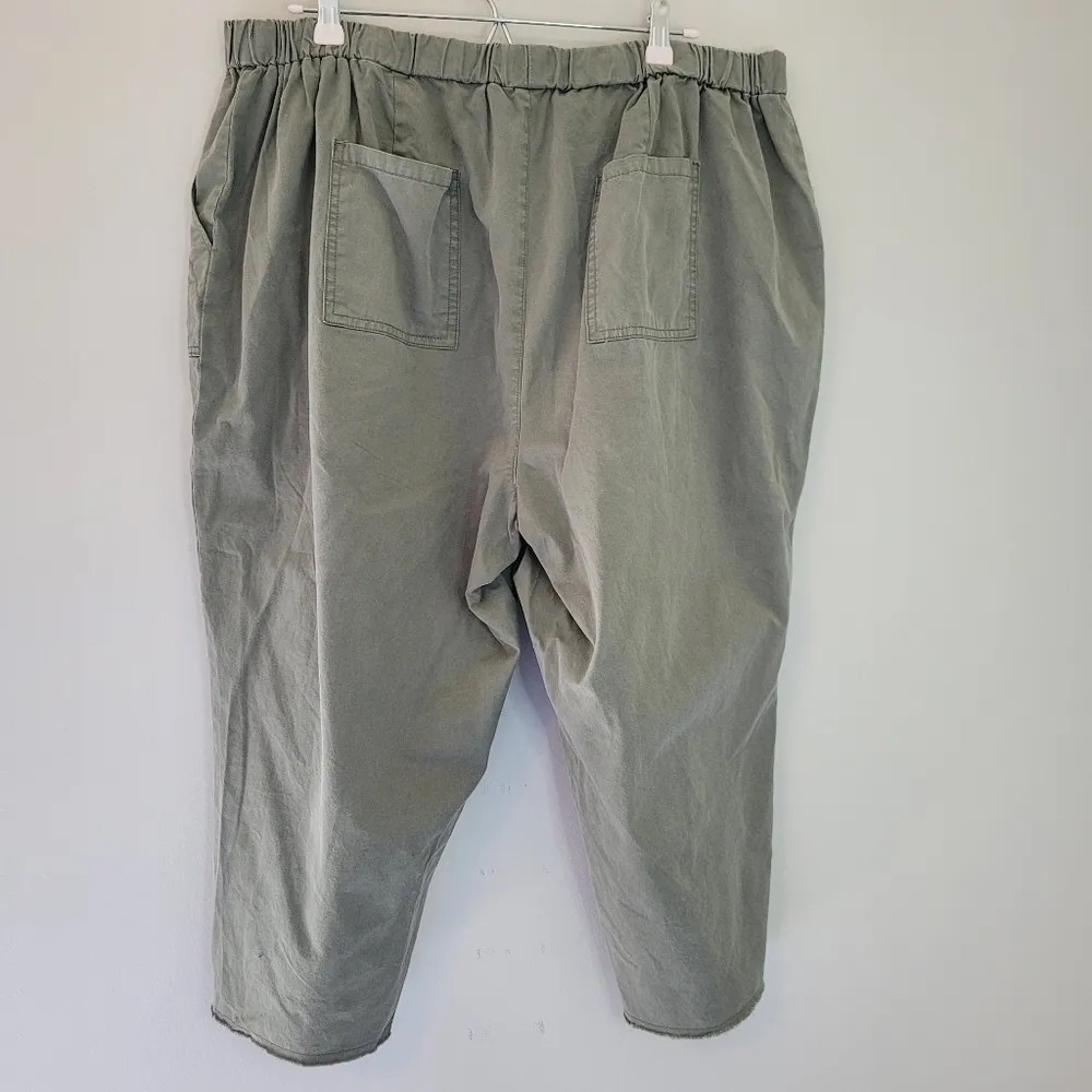 Cato Green Cotton Raw Hem Cropped Pants NWT - Image 4
